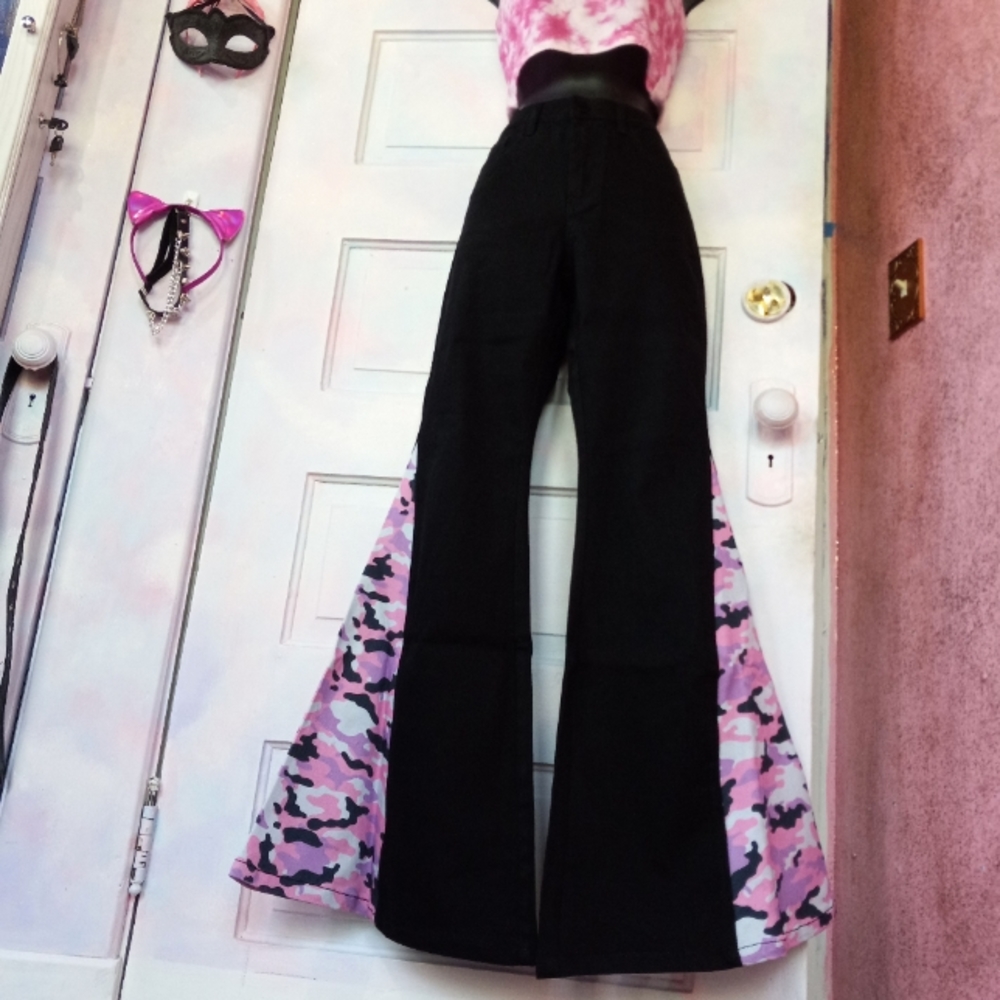 FINAL PRICE! Fit & flare dolls kill bellbottom jeans! Pink camo insert 18" bells - Picture 6 of 10